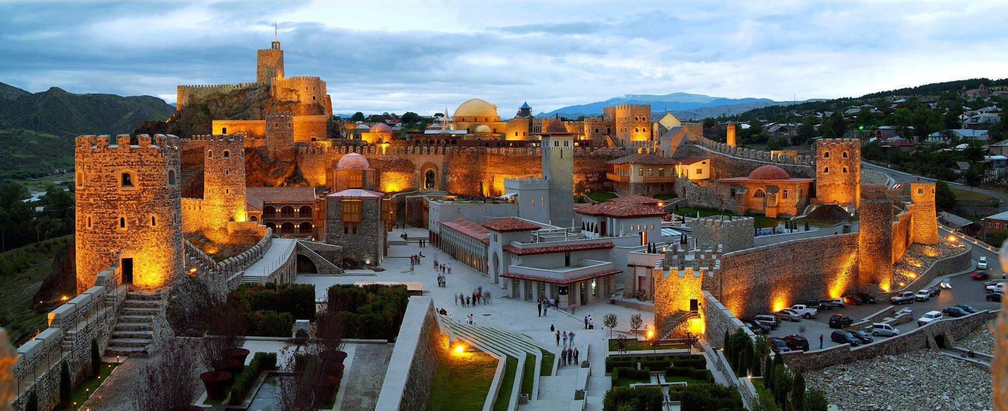 The Medieval Kingdom of Georgia. Rabati - Vardzia 