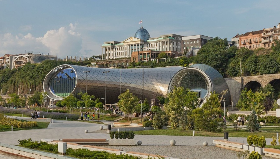 Tbilisi im Umbruch. Eine architektonische Zeitreise  